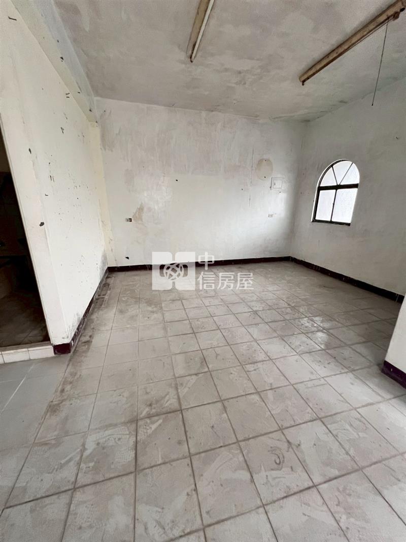 C1-69中華路巷內大面寬建地+屋(專任)房屋室內格局與周邊環境