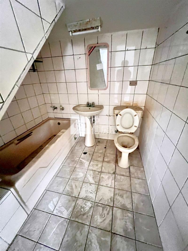 C1-69中華路巷內大面寬建地+屋(專任)房屋室內格局與周邊環境