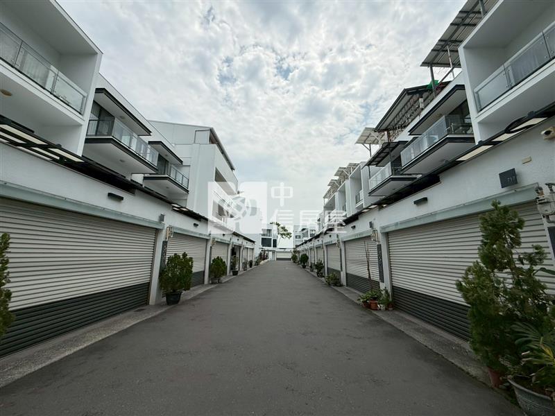 斗六科邨輕屋齡雙車別墅房屋室內格局與周邊環境