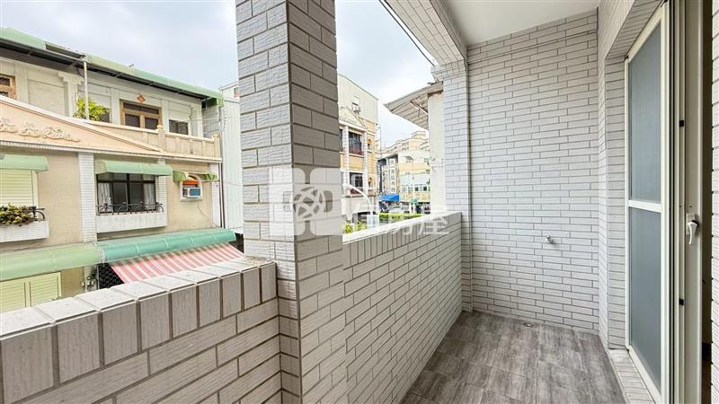 屏東崇蘭國小學區整新車墅房屋室內格局與周邊環境