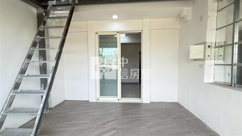 屏東崇蘭國小學區整新車墅房屋室內格局與周邊環境