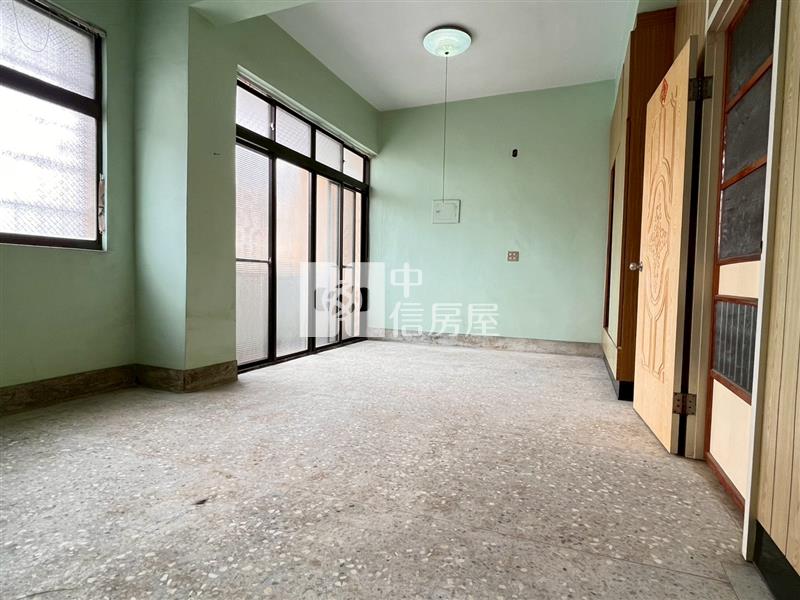 公誠國小旁活巷透天房屋室內格局與周邊環境