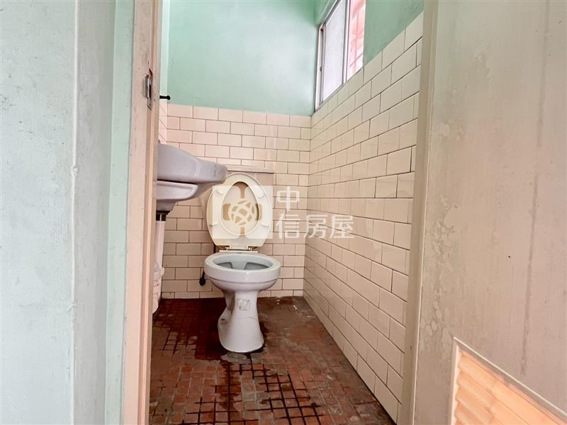 公誠國小旁活巷透天房屋室內格局與周邊環境