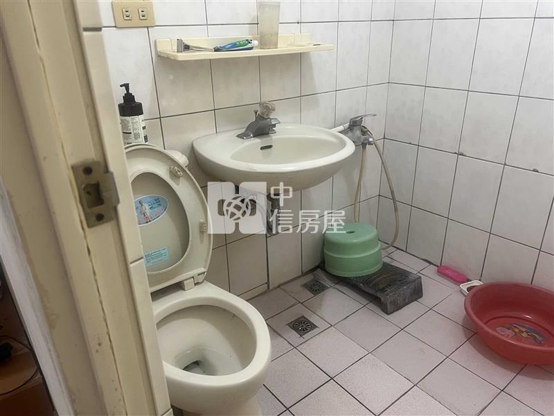 信義國小旁溫馨兩房房屋室內格局與周邊環境
