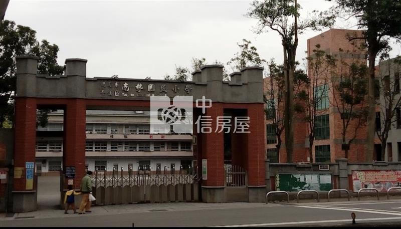 南勢智能整新美2房房屋室內格局與周邊環境