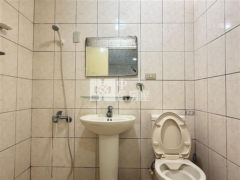 獨家電梯一房一廳★一中/中國醫商圈房屋室內格局與周邊環境