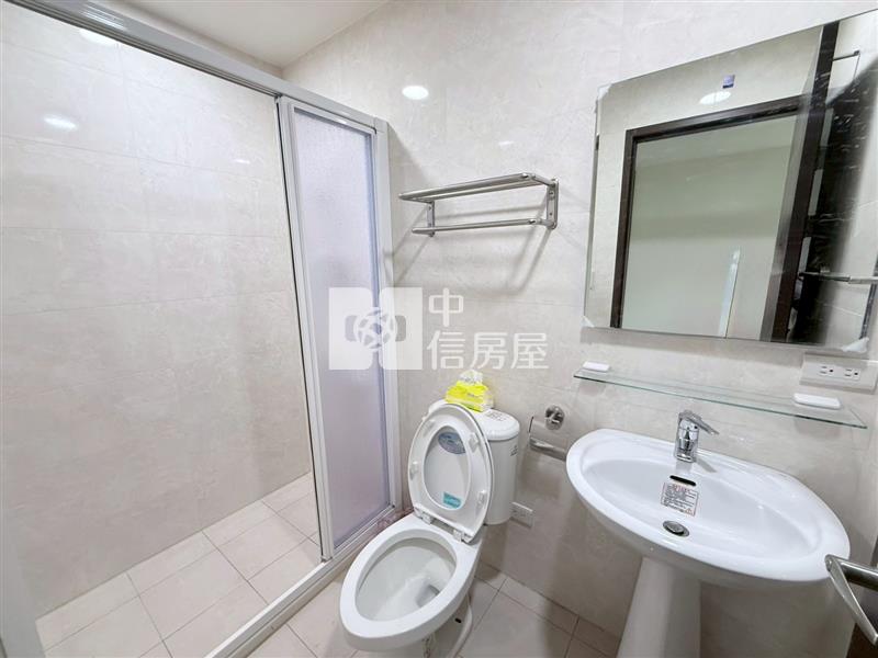 里山鑽全新裝潢兩房平車房屋室內格局與周邊環境