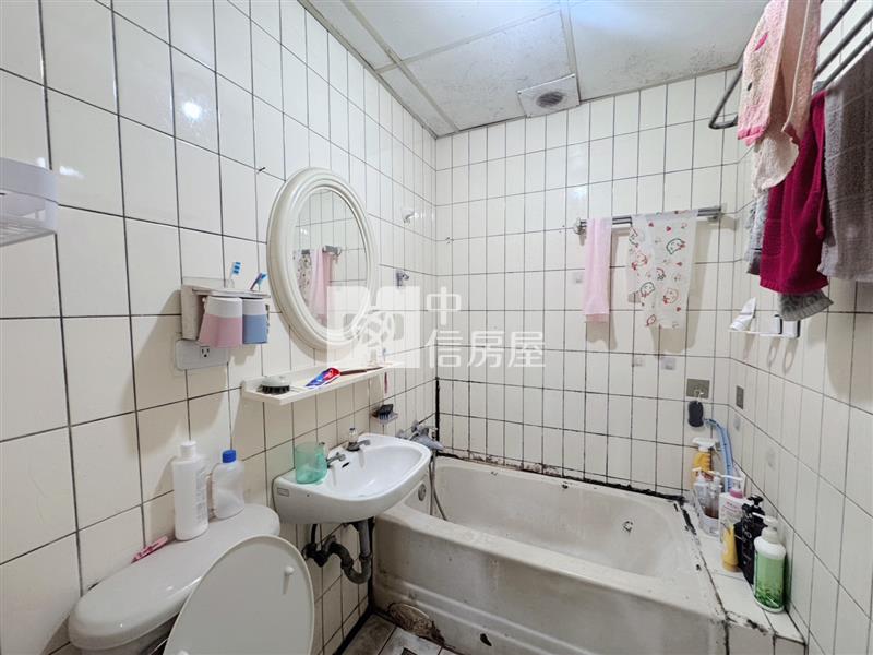近藝文中心便宜3房公寓房屋室內格局與周邊環境
