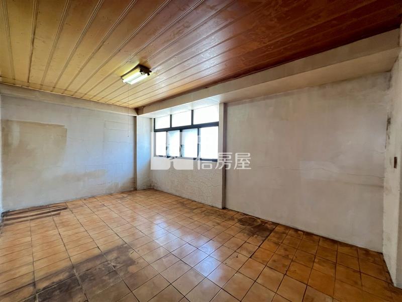 大里大面寬孝親別墅房屋室內格局與周邊環境