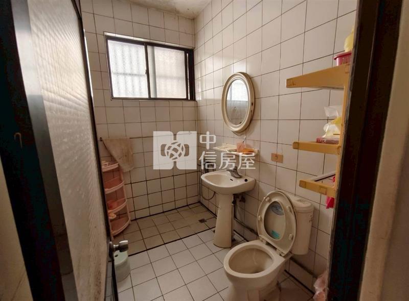 八德重劃區稀有孝親房透天房屋室內格局與周邊環境