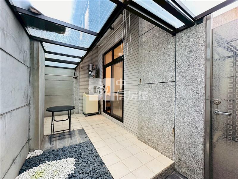 逢甲商圈12期大地坪整棟電梯透套房屋室內格局與周邊環境