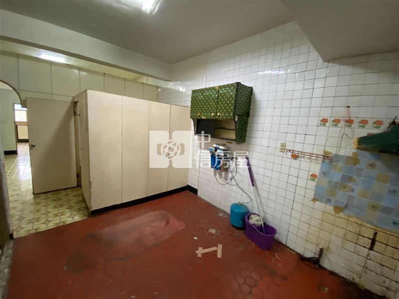 樂群國小育樂路上公寓三樓房屋室內格局與周邊環境