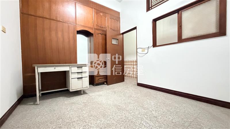 仁德中正路上黃金地段店住合一房屋室內格局與周邊環境