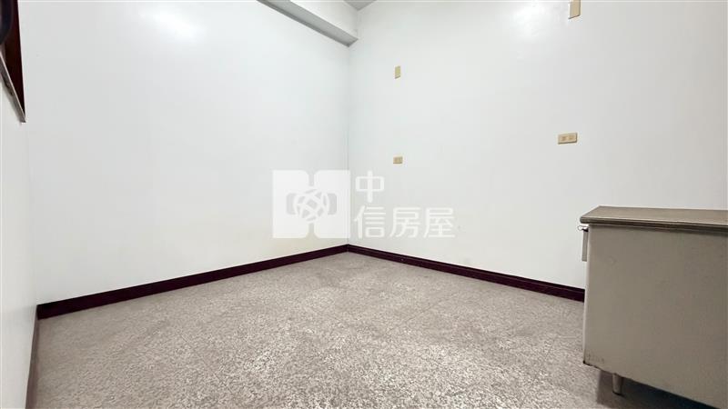 仁德中正路上黃金地段店住合一房屋室內格局與周邊環境