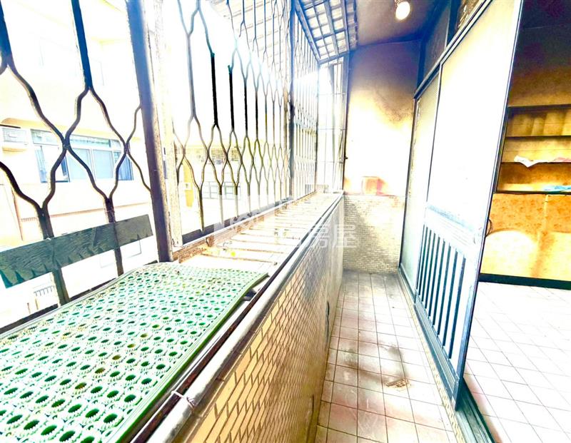 大橋商圈店住合一透天厝房屋室內格局與周邊環境