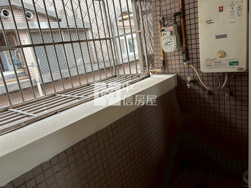 比佛利整新2+1房車房屋室內格局與周邊環境