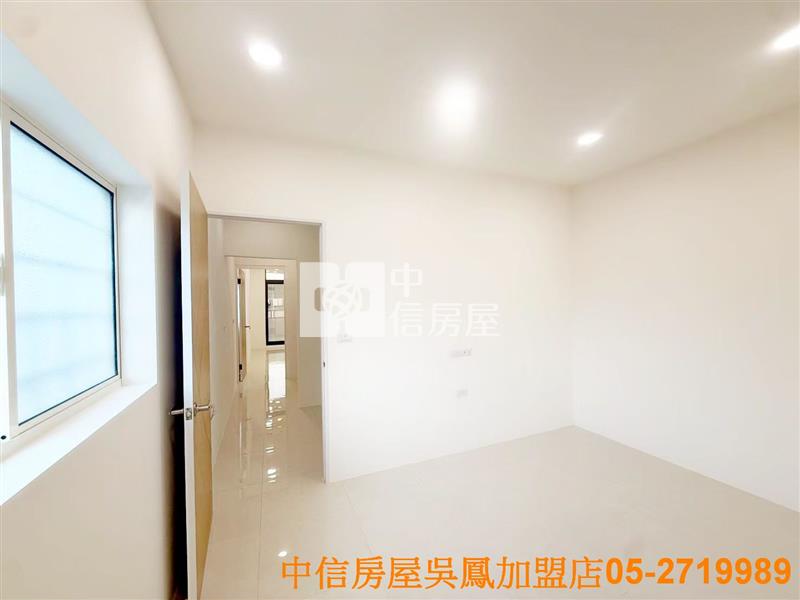 和興國小邊間車庫美別墅房屋室內格局與周邊環境