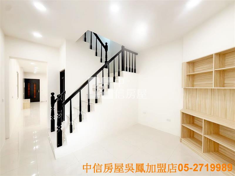 和興國小邊間車庫美別墅房屋室內格局與周邊環境