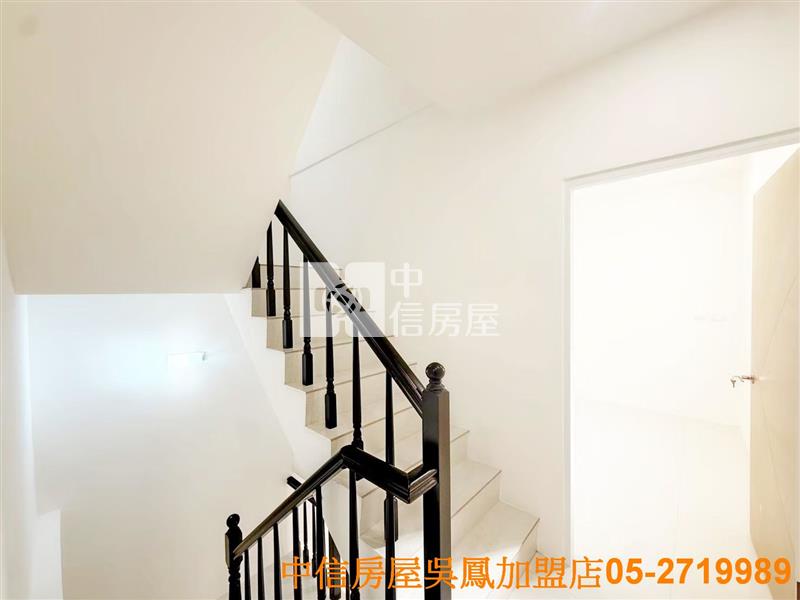 和興國小邊間車庫美別墅房屋室內格局與周邊環境