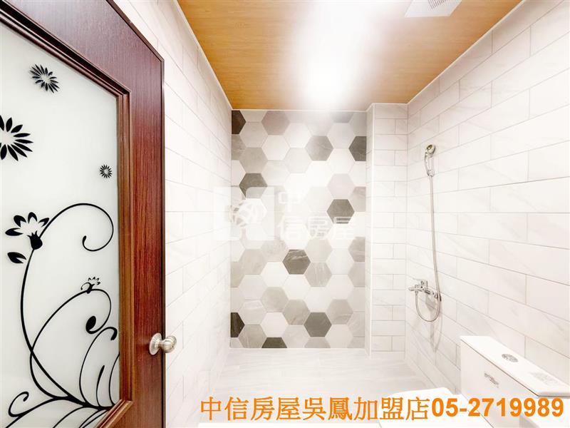 和興國小邊間車庫美別墅房屋室內格局與周邊環境