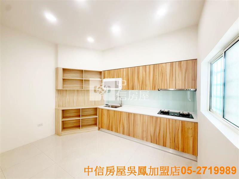 和興國小邊間車庫美別墅房屋室內格局與周邊環境