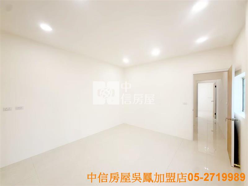 和興國小邊間車庫美別墅房屋室內格局與周邊環境