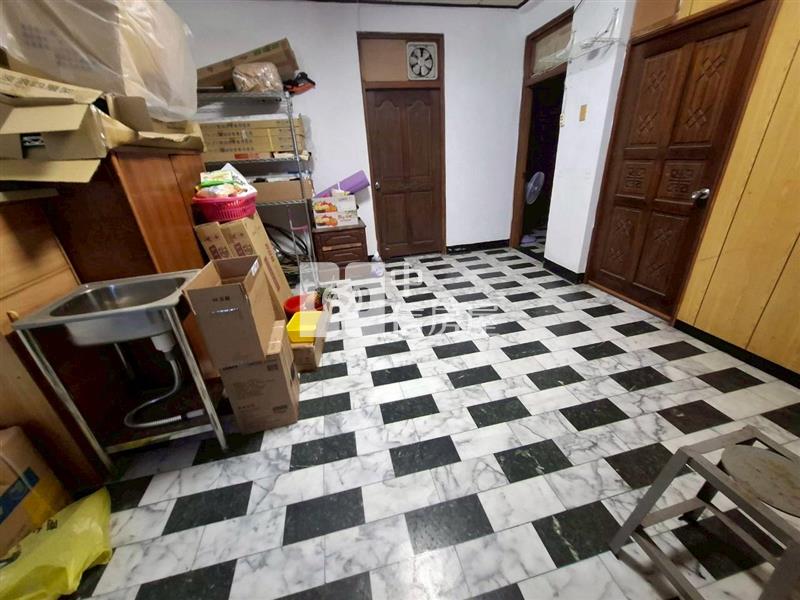 安南區本原街大地坪透天房屋室內格局與周邊環境