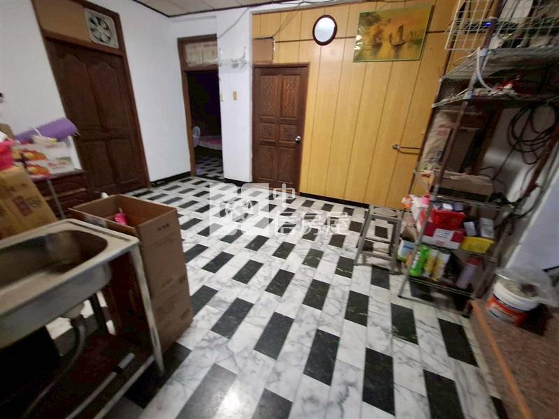 安南區本原街大地坪透天房屋室內格局與周邊環境