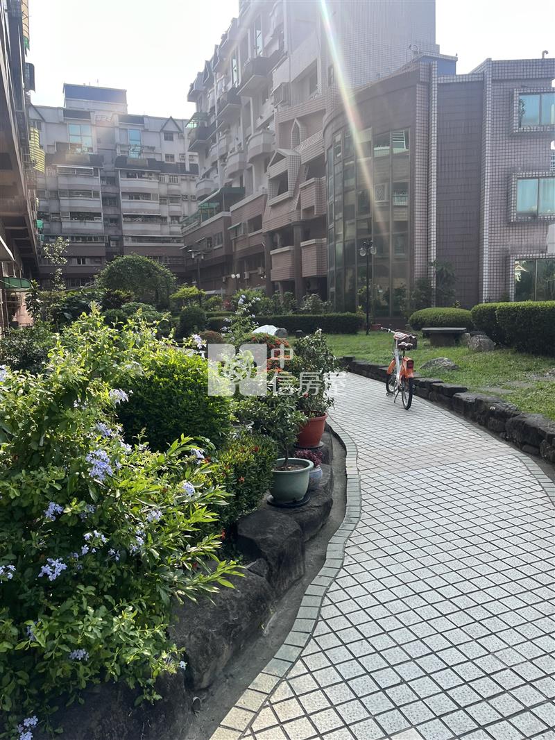 屏東市京都鎮房屋室內格局與周邊環境