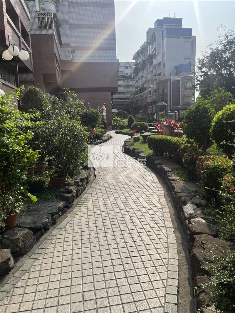 屏東市京都鎮房屋室內格局與周邊環境