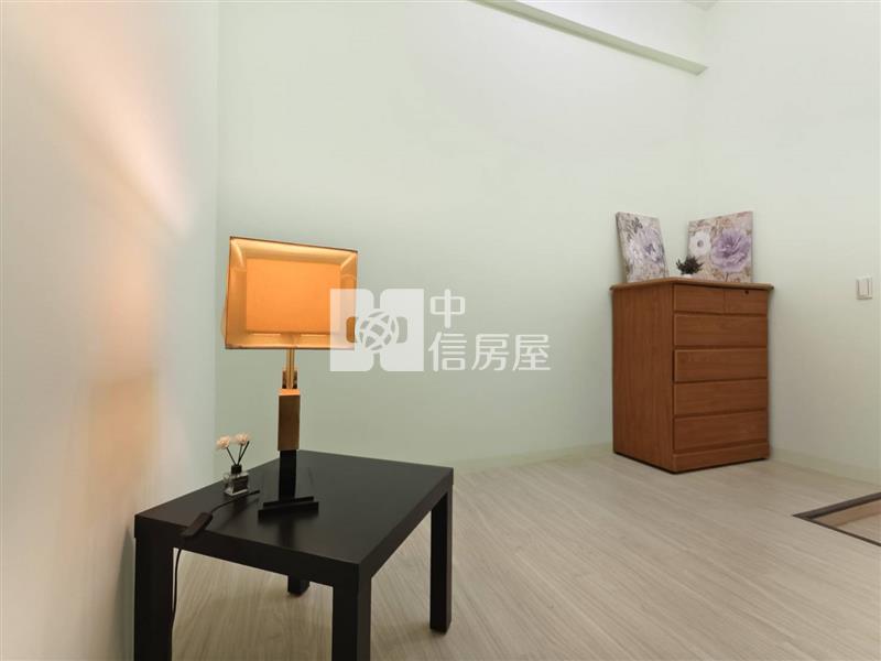 尖美東山河稀珍兩房美樓房屋室內格局與周邊環境