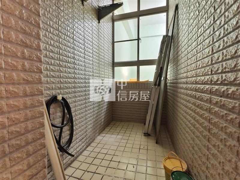 尖美東山河稀珍兩房美樓房屋室內格局與周邊環境