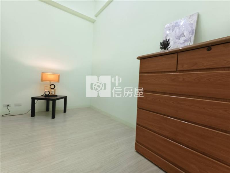 尖美東山河稀珍兩房美樓房屋室內格局與周邊環境