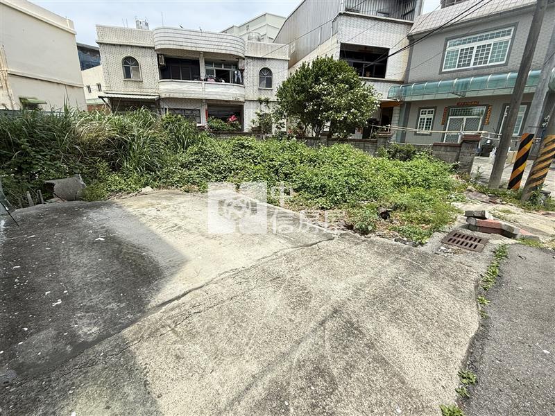 A10山鼻站捷運站大面寬甲建房屋室內格局與周邊環境