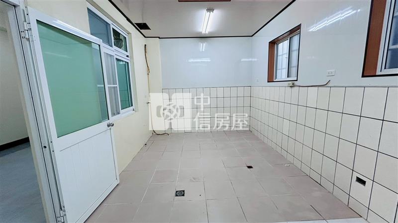 A2-5近新站不錯別墅房屋室內格局與周邊環境