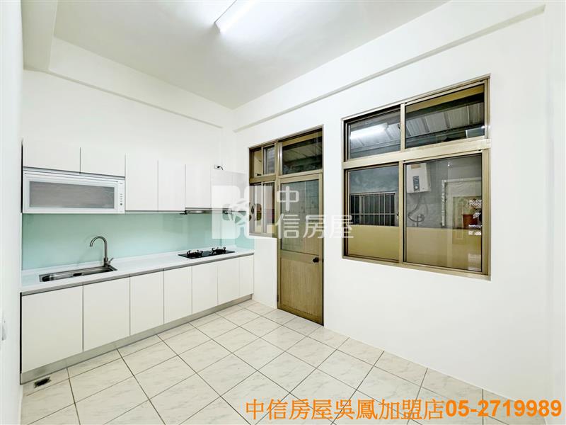三和國小車庫別墅房屋室內格局與周邊環境