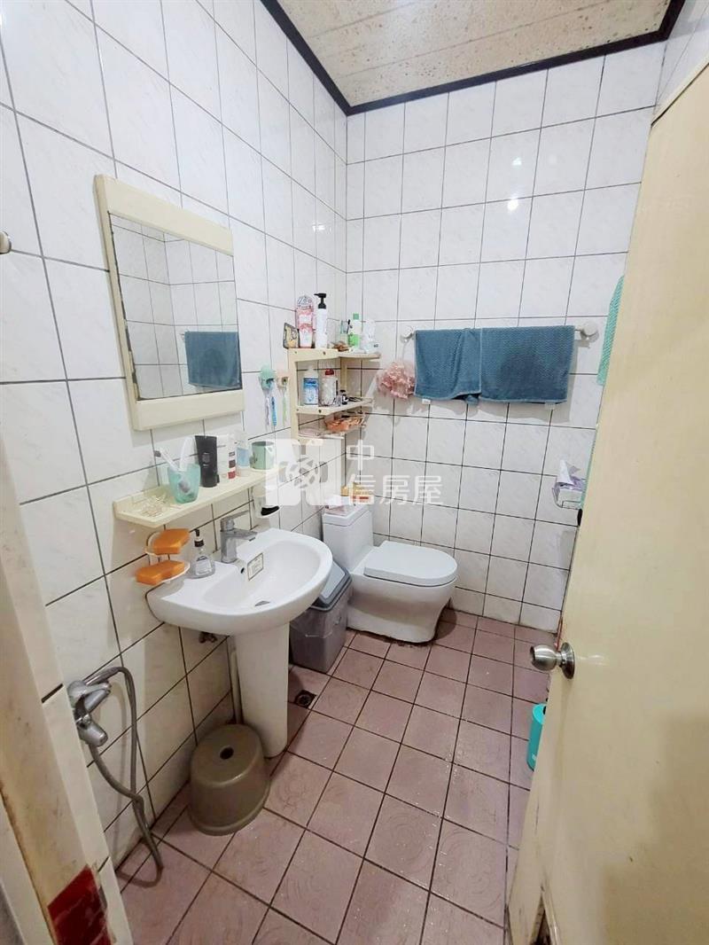 新屋高中低總價美透天(前院停車房屋室內格局與周邊環境