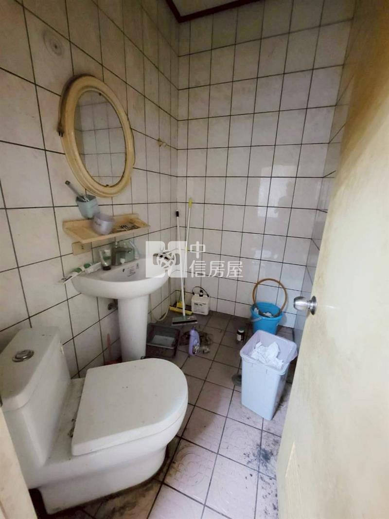 新屋高中低總價美透天(前院停車房屋室內格局與周邊環境