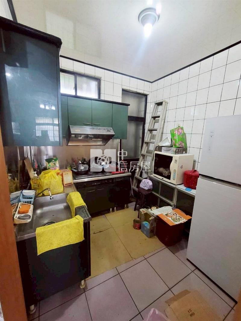 新屋高中低總價美透天(前院停車房屋室內格局與周邊環境