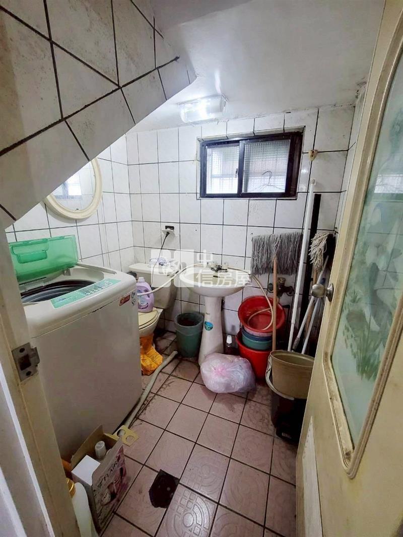 新屋高中低總價美透天(前院停車房屋室內格局與周邊環境
