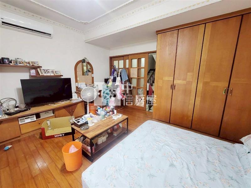 新屋高中低總價美透天(前院停車房屋室內格局與周邊環境