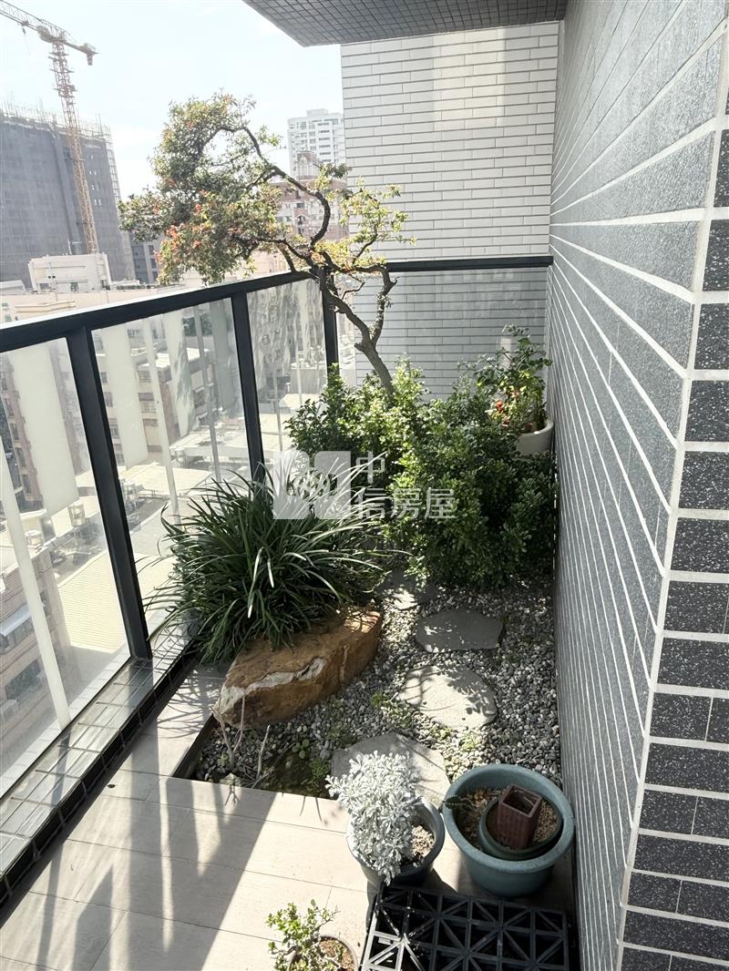 左營高樓景觀大坪數雙車豪邸房屋室內格局與周邊環境