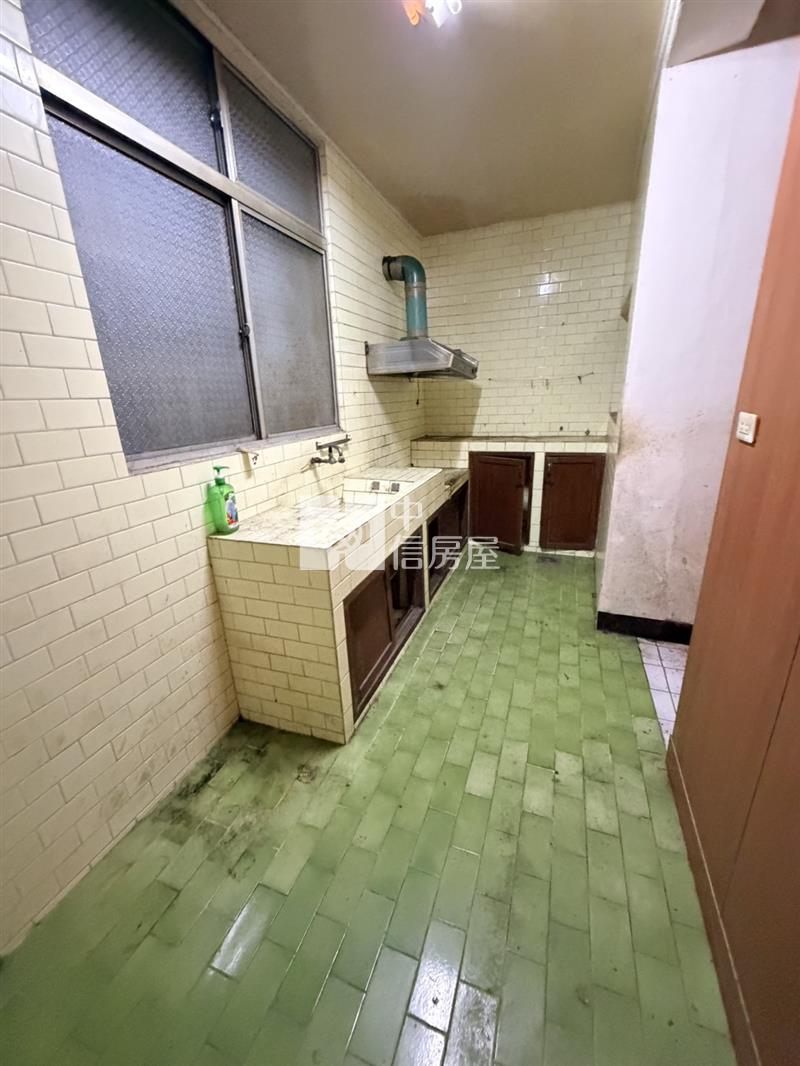 近中壢家樂福.未來體育園區低總價透天房屋室內格局與周邊環境