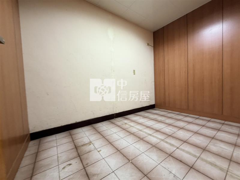 近中壢家樂福.未來體育園區低總價透天房屋室內格局與周邊環境
