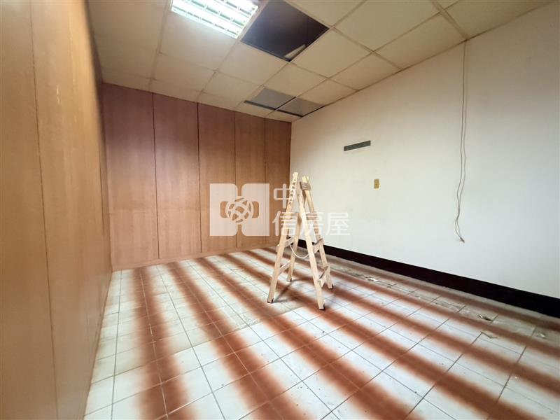近中壢家樂福.未來體育園區低總價透天房屋室內格局與周邊環境