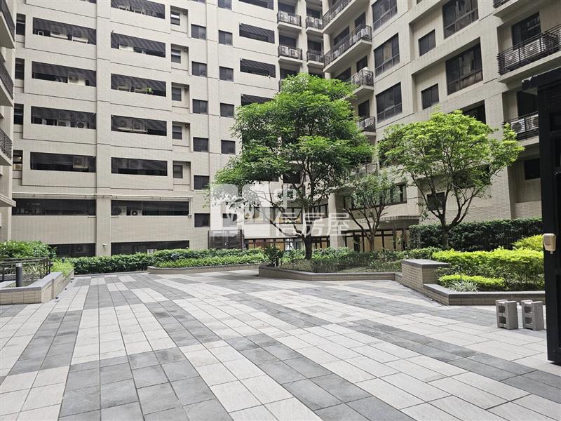 中路特區精美4改3房+平車房屋室內格局與周邊環境