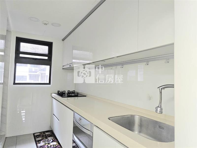 中路特區精美4改3房+平車房屋室內格局與周邊環境