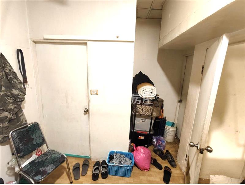 竹南勤富三層透天房屋室內格局與周邊環境