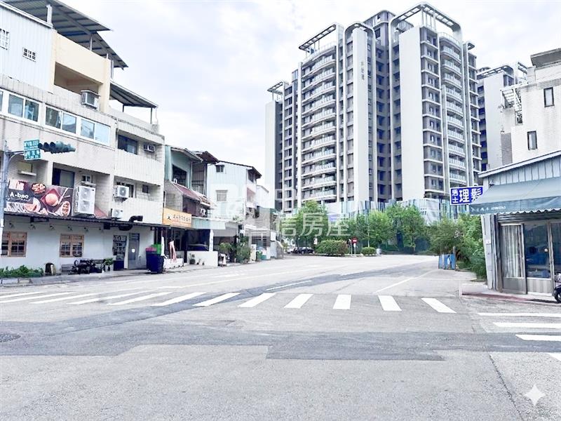 新平國小旁臨路溫馨別墅房屋室內格局與周邊環境
