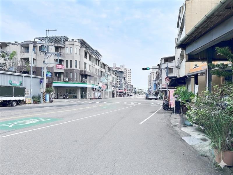 新平國小旁臨路溫馨別墅房屋室內格局與周邊環境